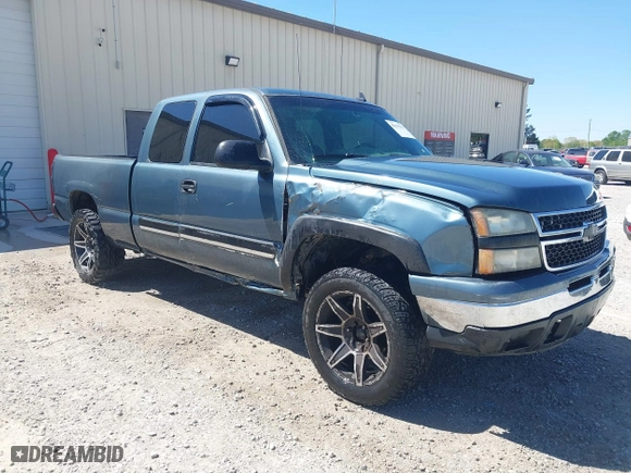 2006 Chevrolet Silverado 1500 LT2 with VIN 1GCEK19B46Z232471, listed as a IAAI auction lot 42039919 with 380,562 mi miles. Bid and sale history available at carsss.com. Image 6.