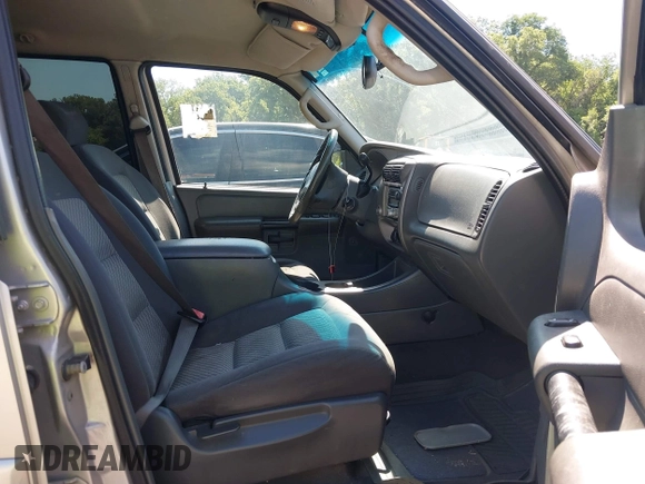 2005 Ford Explorer Sport Trac XLS z VIN 1FMZU67K25UB40598, wystawiony jako IAAI lot #42700021 z przebiegiem 201 596 mil mil oraz . Historia ofert i sprzedaży dostępna na DreamBid. Obrazek 5.