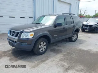 2006 Ford Explorer XLT z VIN 1FMEU73E86UA50085, wystawiony jako IAAI lot #42193785 z przebiegiem 211 343 mil mil oraz . Historia ofert i sprzedaży dostępna na DreamBid. Obrazek 17.