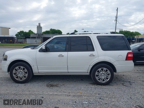 2013 Ford Expedition Limited z VIN 1FMJU1K58DEF15064, wystawiony jako IAAI lot #42310382 z przebiegiem 168 994 mil mil oraz . Historia ofert i sprzedaży dostępna na DreamBid. Obrazek 14.