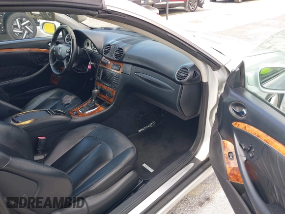 2007 Mercedes-Benz CLK 550 with VIN WDBTK72F37F222068, listed as a IAAI auction lot 42124732 with 169,442 mi miles and . Bid and sale history available at carsss.com. Image 5.