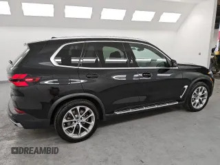 2025 BMW X5 xDrive40i with VIN 5UX23EU01S9W25124, listed as a Copart auction lot 49742835 with 35,175 mi miles and Clean Title. Bid and sale history available at carsss.com. Image 3.
