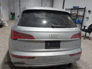 2021 Audi Q5 Premium with VIN WA1AAAFY1M2018483, listed as a IAAI auction lot 41606572 with 39,647 mi miles. Bid and sale history available at carsss.com. Image 17.