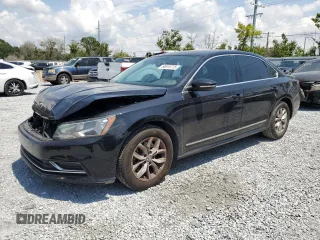 2017 Volkswagen Passat S z VIN 1VWAT7A39HC054076, wystawiony jako Copart lot #54915775 z przebiegiem 158 294 mil mil oraz Szkoda całkowita • Salvage title. Historia ofert i sprzedaży dostępna na DreamBid. Obrazek 1.