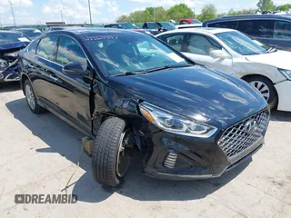2019 Hyundai Sonata Sport z VIN 5NPE34AF1KH797081, wystawiony jako IAAI lot #42260397 z przebiegiem 72 348 mil mil oraz . Historia ofert i sprzedaży dostępna na DreamBid. Obrazek 1.