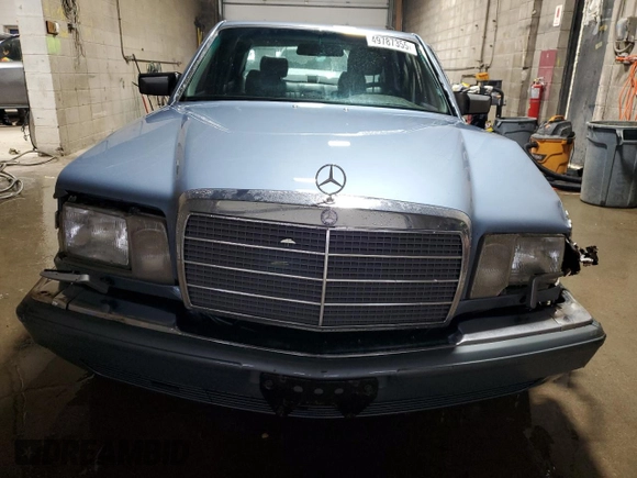 1986 Mercedes-Benz 560 with VIN WDBCA39DXGA213770, listed as a Copart auction lot 49787355 with 218,547 mi miles and Salvage Title. Bid and sale history available at DreamBid. Image 5.