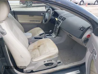 2007 Volvo C70 z VIN YV1MC68287J016057, wystawiony jako IAAI lot #42460400 z przebiegiem 104 051 mil mil oraz . Historia ofert i sprzedaży dostępna na DreamBid. Obrazek 5.