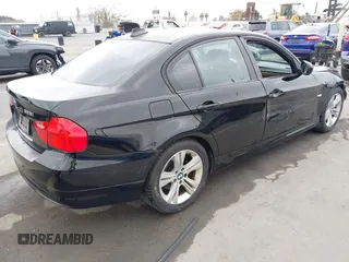 2009 BMW 3 Series 328i z VIN WBAPH57599NM33609, wystawiony jako IAAI lot #42368969 z przebiegiem 269 911 mil mil oraz . Historia ofert i sprzedaży dostępna na DreamBid. Obrazek 4.