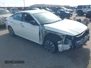 2025 Nissan Altima SV z VIN 1N4BL4DV2SN312443, wystawiony jako IAAI lot #42356097 z przebiegiem 15 420 mil mil oraz . Historia ofert i sprzedaży dostępna na DreamBid. Obrazek 1.