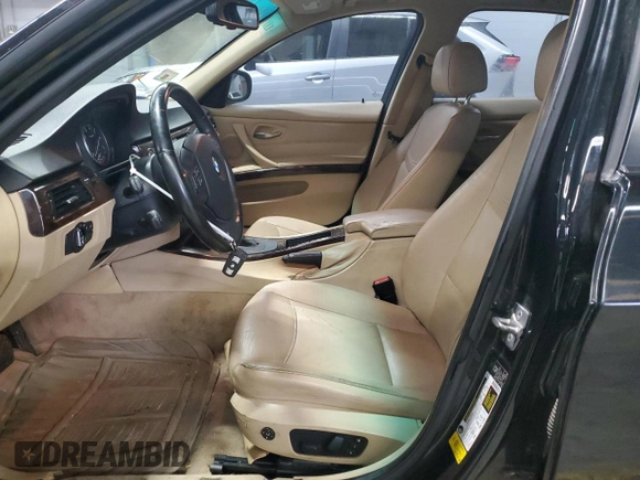 2011 BMW 3 Series 328i with VIN WBAPH7G56BNN04041, listed as a Copart auction lot 62428255 with 142,486 mi miles and Clean title. Bid and sale history available at DreamBid. Image 7.