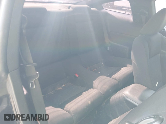 2008 Ford Mustang Deluxe with VIN 1ZVHT80N285196801, listed as a IAAI auction lot 42685201 with 303,943 mi miles and . Bid and sale history available at DreamBid. Image 8.