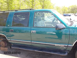 1997 GMC Suburban with VIN 3GKFK16R5VG508908, listed as a IAAI auction lot 42103068 with 264,446 mi miles and . Bid and sale history available at DreamBid. Image 14.