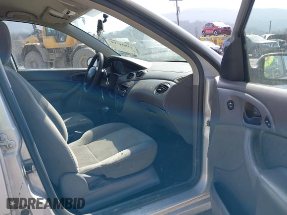 2002 Ford Focus SE with VIN 1FAFP34332W226423, listed as a IAAI auction lot 41804714 with 158,277 mi miles and . Bid and sale history available at carsss.com. Image 5.