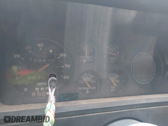1983 Chevrolet El Camino z VIN 1GCCW80H5DR277552, wystawiony jako IAAI lot #40756516 z przebiegiem 73 947 mil mil oraz . Historia ofert i sprzedaży dostępna na DreamBid. Obrazek 7.