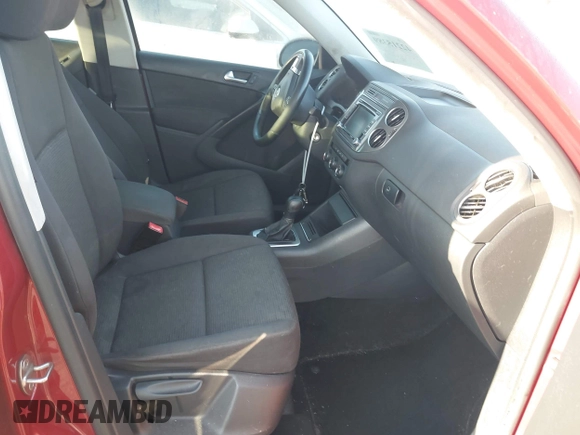 2015 Volkswagen Tiguan R-Line with VIN WVGAV7AX2FW115582, listed as a IAAI auction lot 42215389 with 168,182 mi miles and . Bid and sale history available at DreamBid. Image 5.