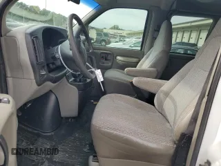 2001 Chevrolet Express with VIN 1GAHG39R811162111, listed as a Copart auction lot 76239644 with 141,929 mi miles and Salvage Title. Bid and sale history available at carsss.com. Image 7.