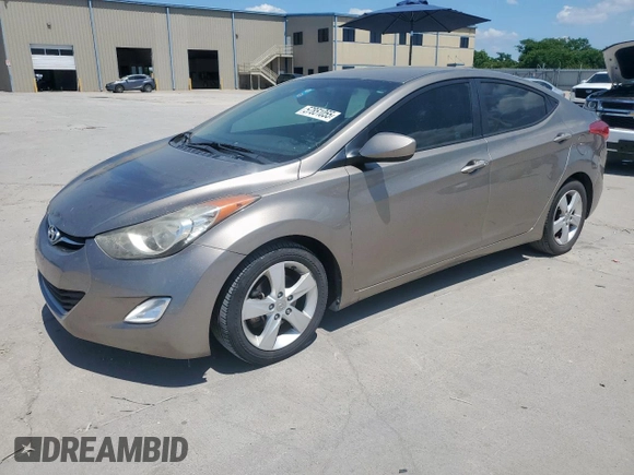 2013 Hyundai Elantra Limited z VIN 5NPDH4AE5DH299859, wystawiony jako Copart lot #57851055 z przebiegiem 179 928 mil mil oraz Szkoda całkowita • Salvage title. Historia ofert i sprzedaży dostępna na DreamBid. Obrazek 1.