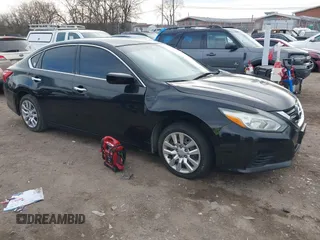 2016 Nissan Altima 2.5 S with VIN 1N4AL3AP6GN325652, listed as a IAAI auction lot 41661797 with 174,672 mi miles. Bid and sale history available at carsss.com. Image 1.