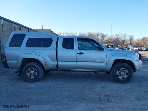 2006 Toyota Tacoma with VIN 5TEUX42N36Z198207, listed as a IAAI auction lot 41893976 with 215,738 mi miles. Bid and sale history available at carsss.com. Image 14.