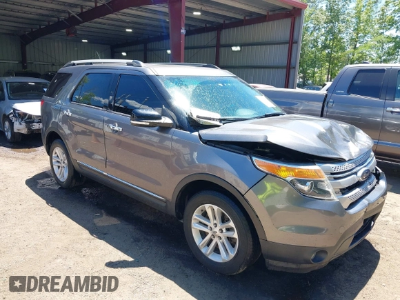 2014 Ford Explorer XLT z VIN 1FM5K8D84EGB48175, wystawiony jako IAAI lot #42188146 z przebiegiem 109 642 mil mil oraz . Historia ofert i sprzedaży dostępna na DreamBid. Obrazek 1.