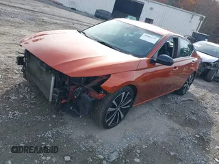 2019 Nissan Altima 2.5 SR with VIN 1N4BL4CV6KC102571, listed as a IAAI auction lot 40963352 with 203,747 mi miles. Bid and sale history available at carsss.com. Image 2.