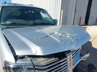 2016 Lincoln Navigator Select with VIN 5LMJJ2HT6GEL08923, listed as a IAAI auction lot 41663454 with 126,199 mi miles. Bid and sale history available at carsss.com. Image 20.