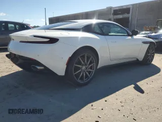 2017 Aston Martin DB11 z VIN SCFRMFAVXHGL01825, wystawiony jako Copart lot #45219355 z przebiegiem Nie podano mil oraz Szkoda całkowita • Salvage title. Historia ofert i sprzedaży dostępna na DreamBid. Obrazek 3.