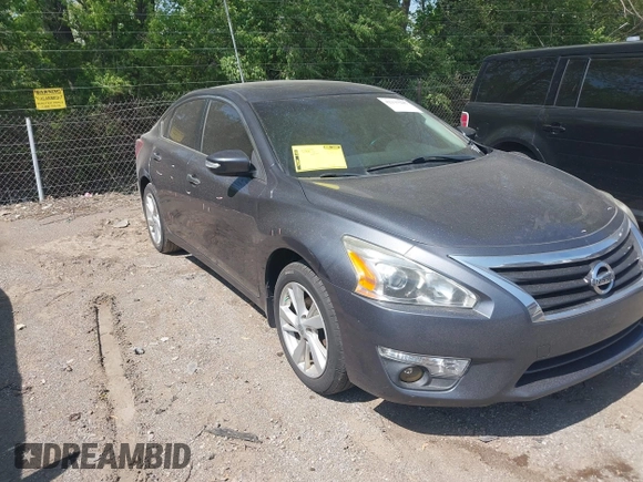 2013 Nissan Altima SV with VIN 1N4AL3APXDC123274, listed as a IAAI auction lot 42137247 with 160,286 mi miles and . Bid and sale history available at DreamBid. Image 1.