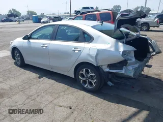 2021 Kia Forte LXS z VIN 3KPF24AD3ME397004, wystawiony jako IAAI lot #42444463 z przebiegiem 36 776 mil mil oraz . Historia ofert i sprzedaży dostępna na DreamBid. Obrazek 3.