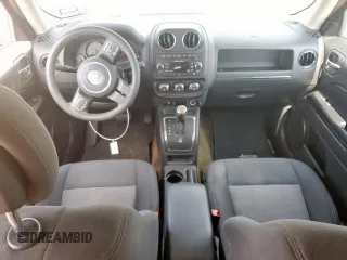 2016 Jeep Patriot Sport z VIN 1C4NJPBAXGD743253, wystawiony jako Copart lot #57150475 z przebiegiem Nie podano mil oraz Szkoda całkowita • Salvage title. Historia ofert i sprzedaży dostępna na DreamBid. Obrazek 8.