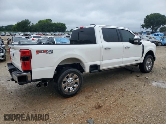 2023 Ford F-250 XL z VIN 1FT8W2BT2PED35956, wystawiony jako Copart lot #62242105 z przebiegiem Nie podano mil oraz Nie do naprawy • Non repairable. Historia ofert i sprzedaży dostępna na DreamBid. Obrazek 3.