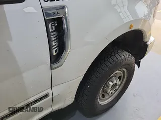 2019 Ford F-250 XL с VIN 1FT7W2BT2KEE67751, выставлен на аукционе IAAI как лот 42585417 с пробегом 241 154 миль миль и . История ставок и продаж доступна на DreamBid. Изображение 18.
