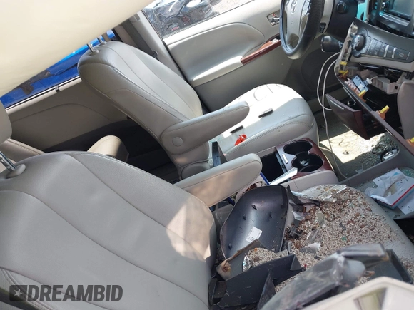 2014 Toyota Sienna XLE с VIN 5TDYK3DC8ES451829, выставлен на аукционе IAAI как лот 42689122 с пробегом 104 729 миль миль и . История ставок и продаж доступна на DreamBid. Изображение 5.