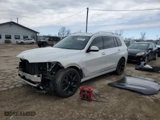 2020 BMW X7 xDrive40i with VIN 5UXCW2C01L9A02909, listed as a Copart auction lot 49825155 with 0 mi miles and Salvage Title. Bid and sale history available at carsss.com. Image 1.