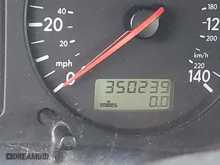 2000 Volkswagen New Jetta GL with VIN 3VWRF29M1YM145738, listed as a IAAI auction lot 41338262 with 350,239 mi miles. Bid and sale history available at carsss.com. Image 15.