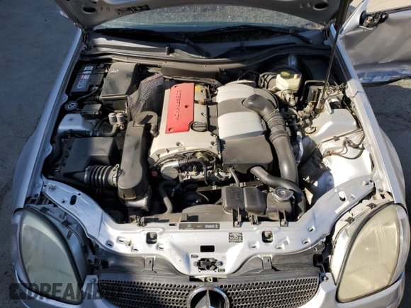 2002 Mercedes-Benz SLK-Class 2.3L Kompressor with VIN WDBKK49FX2F268683, listed as a Copart auction lot 68705174 with 132,677 mi miles and Salvage Title. Bid and sale history available at carsss.com. Image 11.