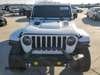 2022 Jeep Gladiator Rubicon with VIN 1C6JJTBG5NL152818, listed as a Copart auction lot 80095554 with 9,579 mi miles and Salvage title. Bid and sale history available at DreamBid. Image 5.