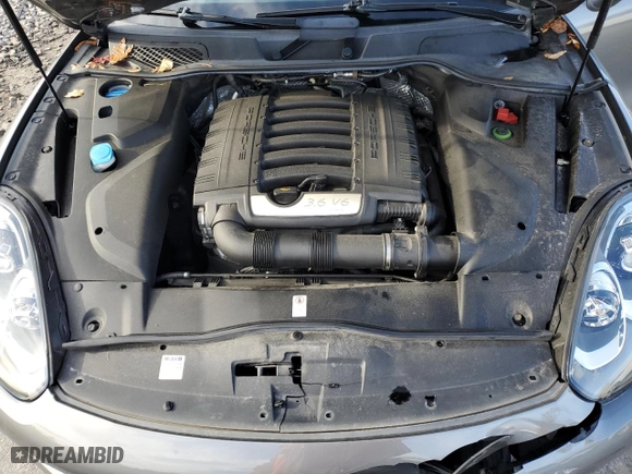 2018 Porsche Cayenne with VIN WP1AA2A25JKA05180, listed as a Copart auction lot 86871184 with 67,588 mi miles and Salvage Title. Bid and sale history available at carsss.com. Image 14.