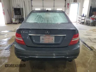 2013 Mercedes-Benz C 350 Sport z VIN WDDGF5HB0DR258610, wystawiony jako Copart lot #53854925 z przebiegiem 180 511 mil mil oraz Szkoda całkowita • Salvage title. Historia ofert i sprzedaży dostępna na DreamBid. Obrazek 6.