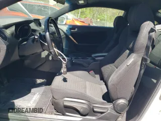 2013 Hyundai Genesis Coupe Premium z VIN KMHHT6KD5DU082282, wystawiony jako Copart lot #54749985 z przebiegiem 110 037 mil mil oraz Szkody całkowita. Historia ofert i sprzedaży dostępna na DreamBid. Obrazek 7.