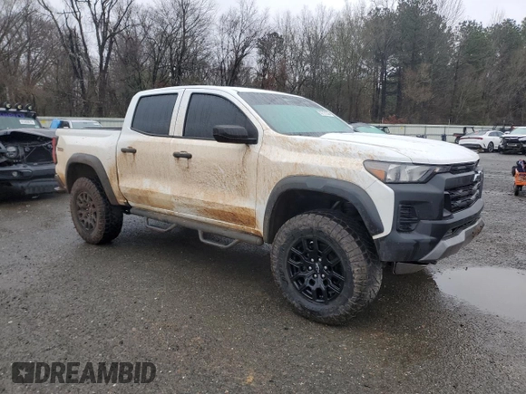 2023 Chevrolet Colorado 4WD Trail Boss with VIN 1GCPTEEK5P1255504, listed as a Copart auction lot 87727235 with 23,817 mi miles and Salvage Title. Bid and sale history available at carsss.com. Image 4.