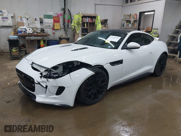 2015 Jaguar F-Type R z VIN SAJWA6DA3FMK21267, wystawiony jako IAAI lot #42116034 z przebiegiem 60 044 mil mil oraz . Historia ofert i sprzedaży dostępna na DreamBid. Obrazek 17.