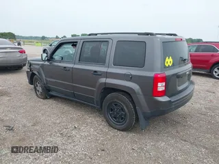 2017 Jeep Patriot Sport SE with VIN 1C4NJPBA0HD118393, listed as a IAAI auction lot 42481719 with 159,602 mi miles and . Bid and sale history available at DreamBid. Image 3.