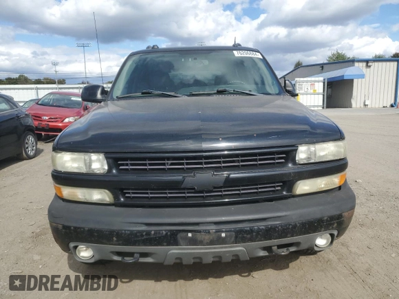 2005 Chevrolet Tahoe Z71 with VIN 1GNEK13T65R199268, listed as a Copart auction lot 76206884 with 302,824 mi miles and Clean Title. Bid and sale history available at carsss.com. Image 5.