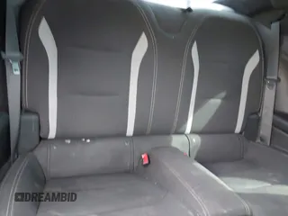 2019 Chevrolet Camaro 1LT z VIN 1G1FA1RX1K0127249, wystawiony jako IAAI lot #42240323 z przebiegiem 69 945 mil mil oraz . Historia ofert i sprzedaży dostępna na DreamBid. Obrazek 8.