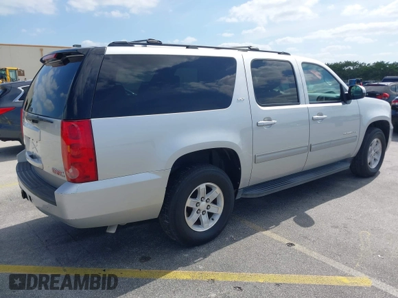 2014 GMC Yukon XL SLT with VIN 1GKS1KE04ER239326, listed as a IAAI auction lot 42095373 with 96,123 mi miles. Bid and sale history available at carsss.com. Image 4.
