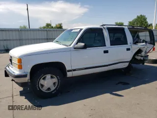 1998 GMC Suburban z VIN 3GKFK16R0WG502287, wystawiony jako Copart lot #62323314 z przebiegiem 181 638 mil mil oraz Szkody całkowita. Historia ofert i sprzedaży dostępna na DreamBid. Obrazek 1.