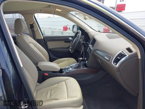 2015 Audi Q5 Premium Plus with VIN WA1LFAFP4FA018830, listed as a IAAI auction lot 41916767 with 114,234 mi miles. Bid and sale history available at carsss.com. Image 5.