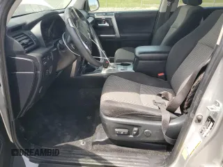 2023 Toyota 4Runner SR5 z VIN JTEMU5JR6P6118556, wystawiony jako Copart lot #54672495 z przebiegiem 54 629 mil mil oraz Czysty tytuł • Clean title. Historia ofert i sprzedaży dostępna na DreamBid. Obrazek 7.