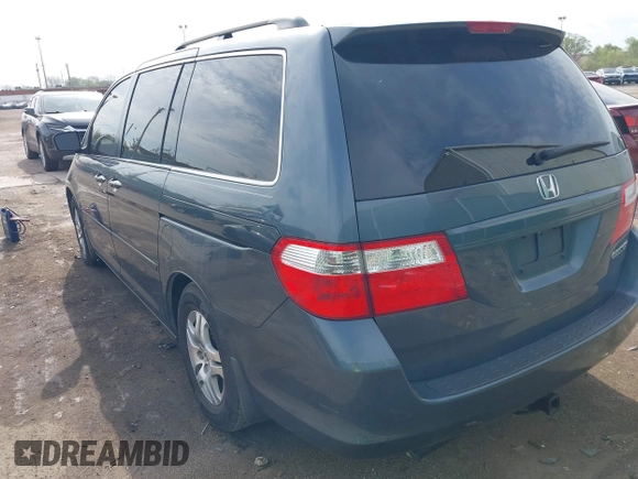 2005 Honda Odyssey EX-L with VIN 5FNRL38645B421253, listed as a IAAI auction lot 42106184 with 157,717 mi miles. Bid and sale history available at carsss.com. Image 3.